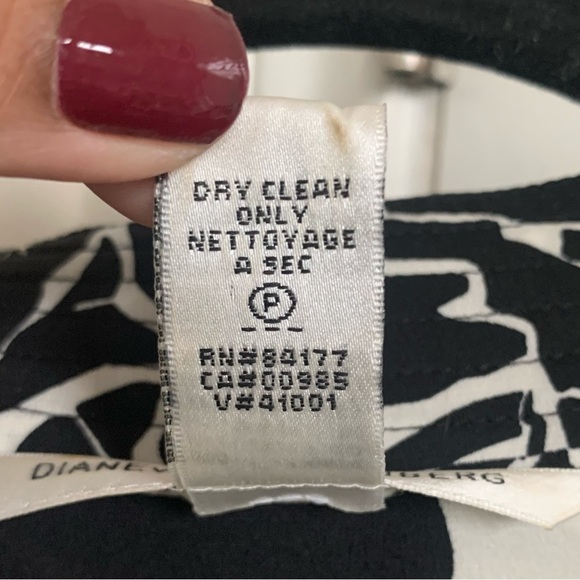 Diana Von Furstenberg Knee Length Dress, Size 6 - Picture 6 of 10